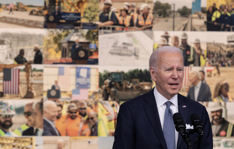 Presidente Joe Biden elogiou o tribunal por manter o medicamento disponível enquanto a disputa judicial segue
