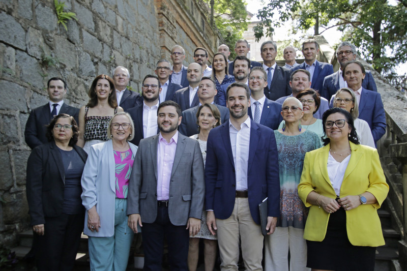 Eduardo Leite conduz primeira reunião do secretariado na nova gestão