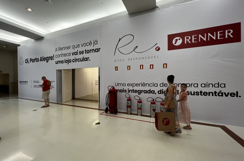 Filial do Shopping Iguatemi já tem painel avisando da reforma e novidade que vem por aí