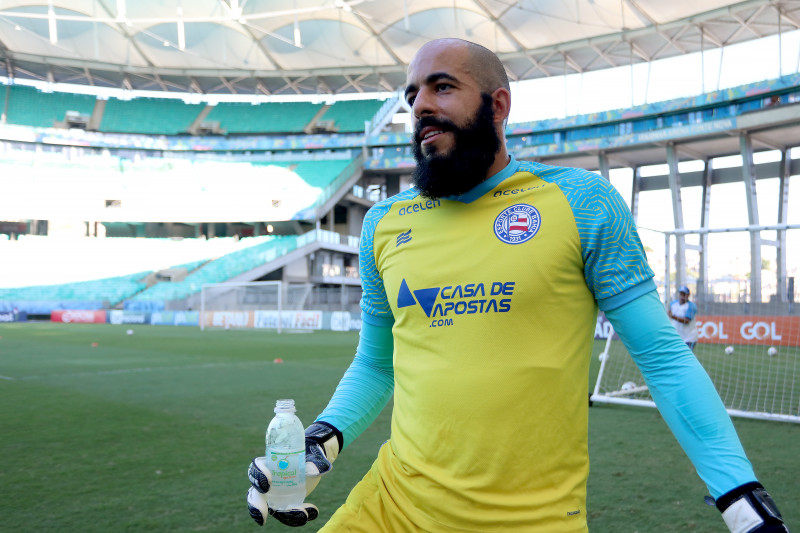 Danilo ainda se recupera de uma lesão sofrida no joelho direito, em setembro de 2022