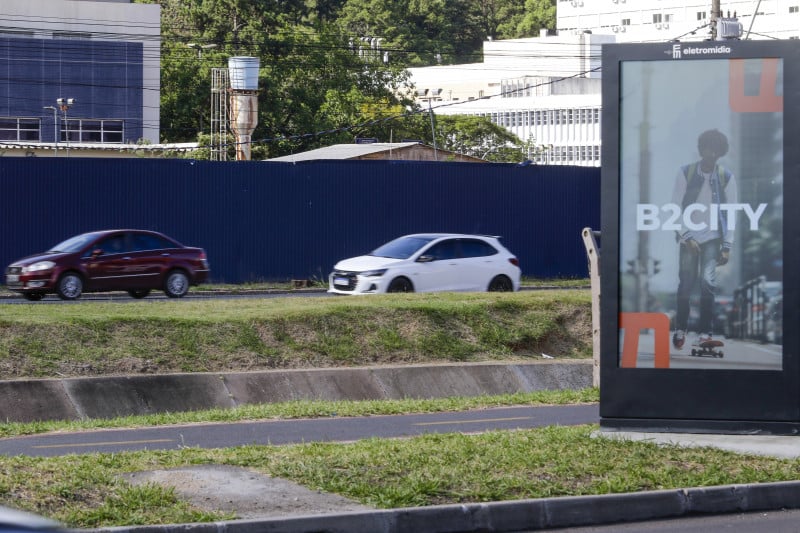 Investimentos em publicidade digital somaram R$ 42,7 bilhões no Brasil em 2025, alta de 12,7% em relação a 2024