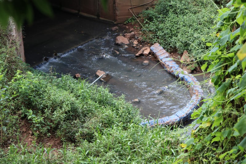 Desde março do ano passado, equipamento ajudou a evitar que 57 quilos de resíduos fossem pelas águas
