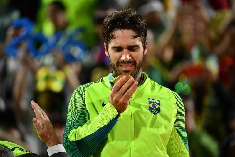 Schmidt foi medalhista de ouro nos Jogos Olímpicos do Rio de Janeiro, em 2016 