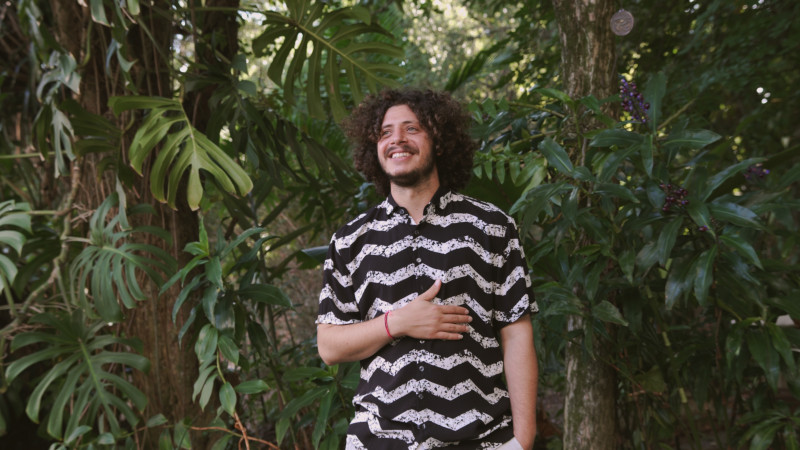 Projeto "Sereno Canto", traz can&ccedil;&otilde;es de Thiago Ramil (foto) e conta&ccedil;&otilde;es de hist&oacute;rias, al&eacute;m de &aacute;lbum visual e livro digital
