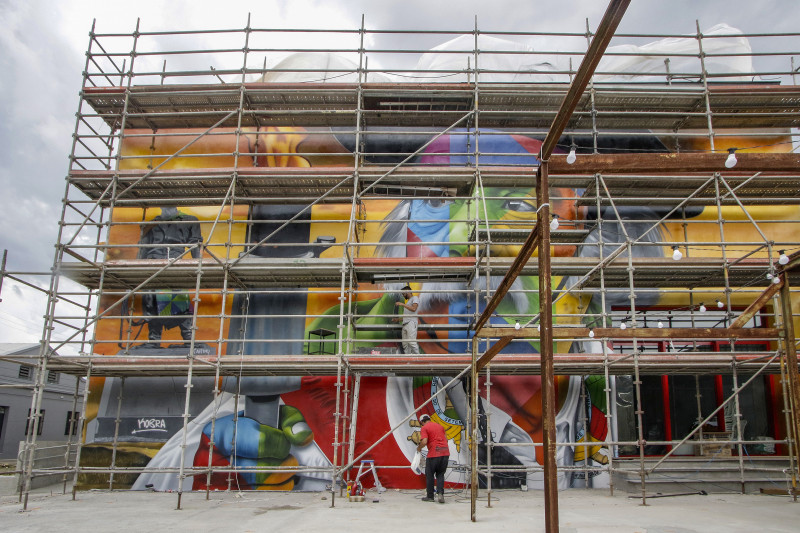 Mural do paulista Eduardo Kobra é quarta obra do artista no Rio Grande do Sul