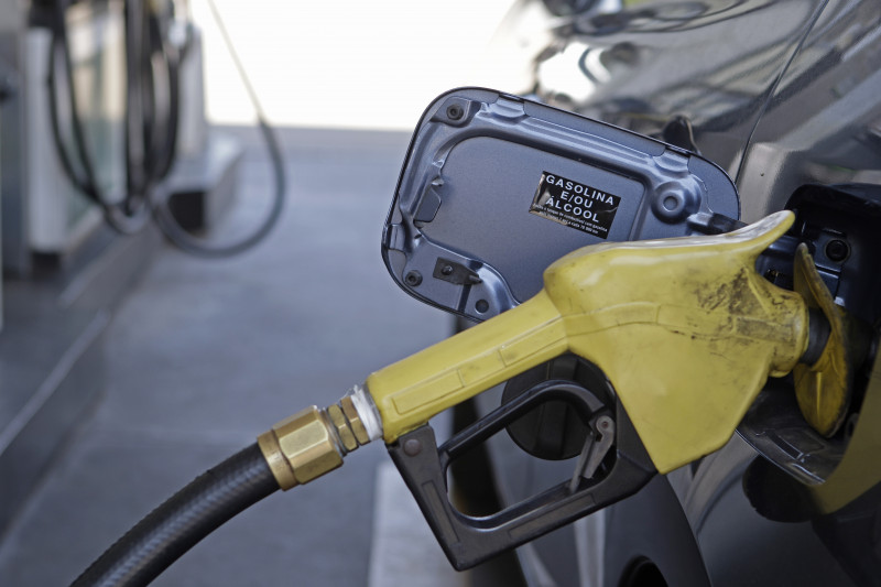 Preço médio do litro da gasolina está sendo comercializado a R$ 5,64 nos postos do País