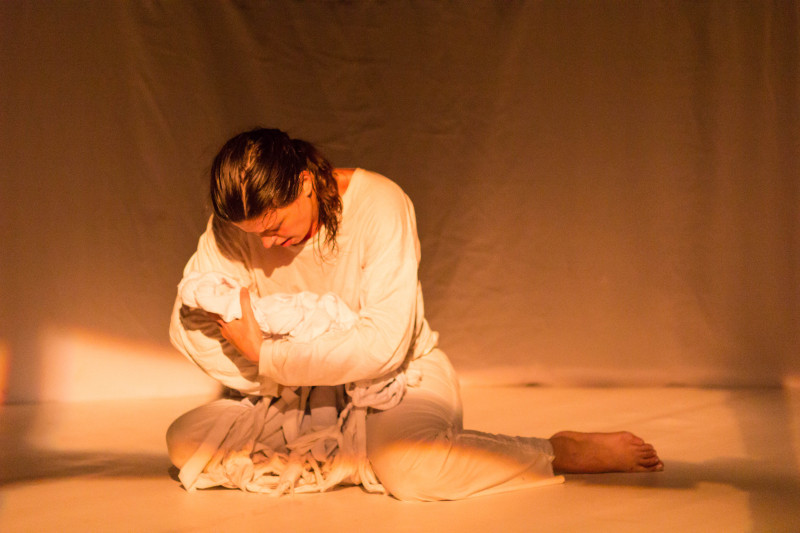 O  espetáculo, que relata o período em que a jornalista e ativista alemã Ulrike Meinhof esteve confinada, integra a programação do Fórum Social Mundial
