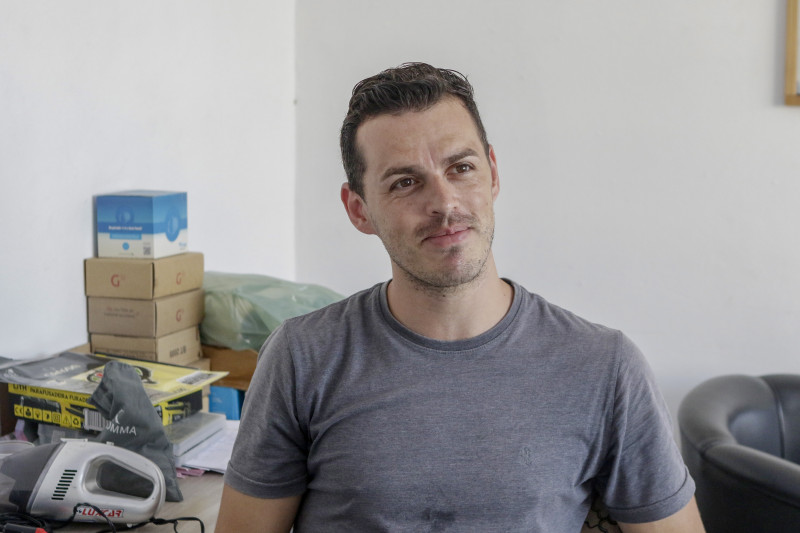 {'nm_midia_inter_thumb1':'https://www.jornaldocomercio.com/_midias/jpg/2023/01/26/206x137/1_ir_250123___moveis_ipiranga___10_-9911371.jpg', 'id_midia_tipo':'2', 'id_tetag_galer':'', 'id_midia':'63d2b5d40ad95', 'cd_midia':9911371, 'ds_midia_link': 'https://www.jornaldocomercio.com/_midias/jpg/2023/01/26/ir_250123___moveis_ipiranga___10_-9911371.jpg', 'ds_midia': 'Minuto Varejo - polo de móveis na Ipiranga - Cássio Vargas de Azevedo, gerente da TopStore ', 'ds_midia_credi': 'ISABELLE RIEGER/JC', 'ds_midia_titlo': 'Minuto Varejo - polo de móveis na Ipiranga - Cássio Vargas de Azevedo, gerente da TopStore ', 'cd_tetag': '1', 'cd_midia_w': '100', 'cd_midia_h': '100', 'align': 'Left'}