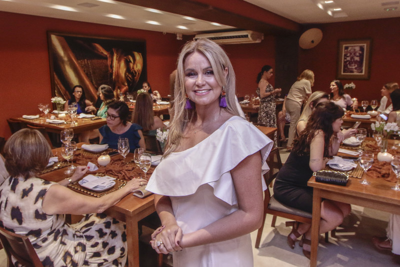 Audrey Hoefel, gerente de marketing do Espaço de Eventos do Thai House by Koh Pee Pee na noite de apresentação do novo cardápio da casa