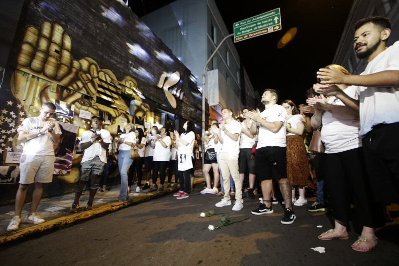 O ato foi realizado na madrugada na frente casa de shows, no Centro de Santa Maria
