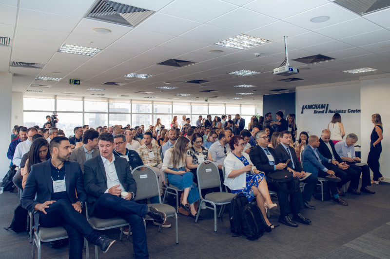 Público lotou evento para ouvir projeções e análises sobre o quadro econômico neste ano