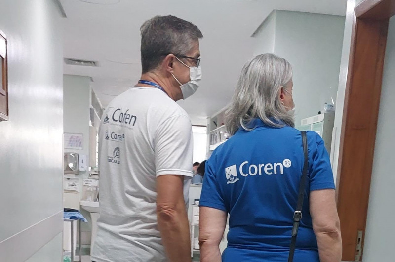 Integrantes do Conselho Regional de Enfermagem (Coren) e do Cofen realizaram a fiscalização no setor 