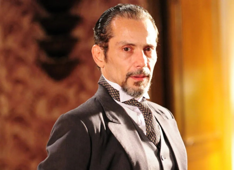 Ator foi encontrado pela esposa, já sem vida; ele havia sido internado recentemente por ferimento no ombro