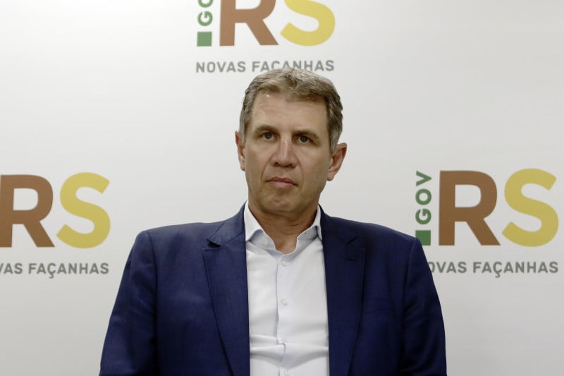 Secretário defende apoio dos bancos para fomentar o crescimento