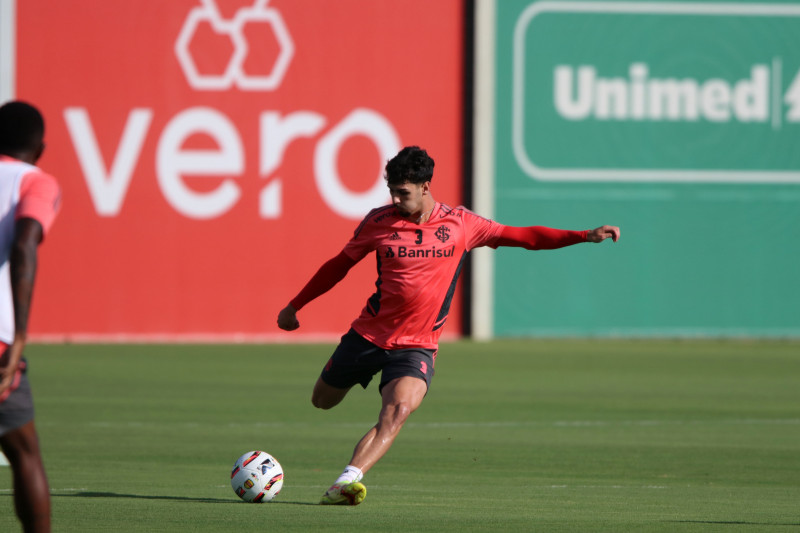 Mauricio deve retornar ao time na vaga do atacante Alemão