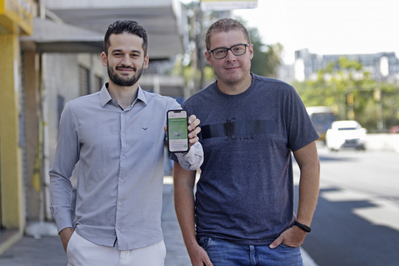 Thiago e Emerson Schuller são sócios do Portal de Normativas