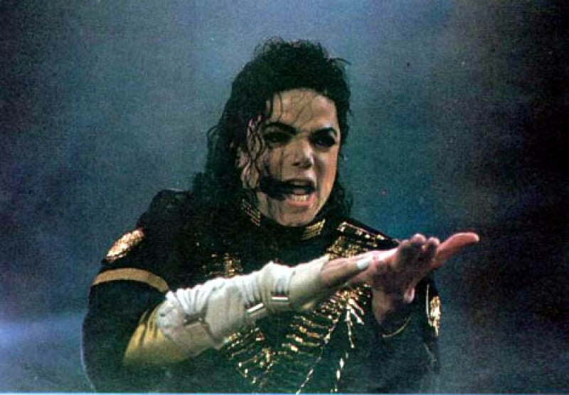 Sony e uma outra empresa, ainda desconhecida, estariam dispostas a adquirir 50% do espólio do cantor