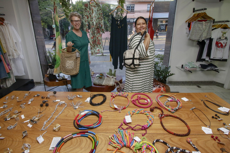 As publicitárias Heloísa Hervé e Bia Job também são sócias no espaço A Loja