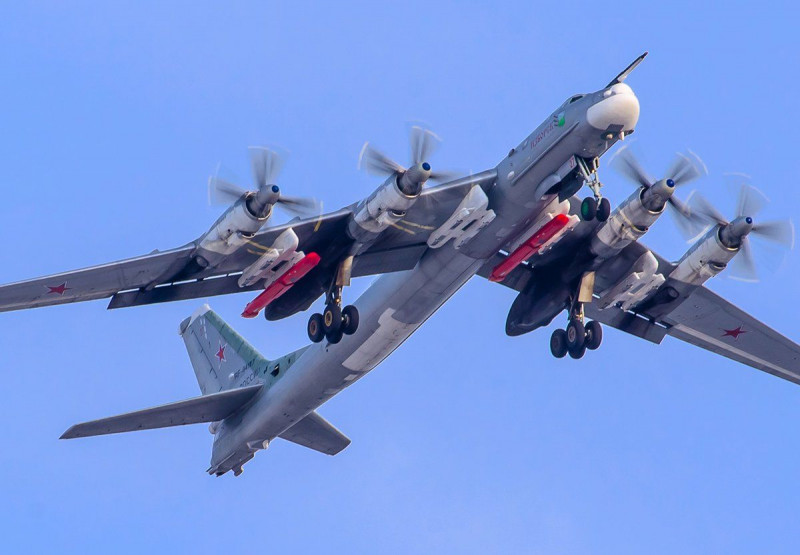Voo de dois bombardeiros Tu-95MS próximo da área do contencioso apenas adiciona temperatura à crise
