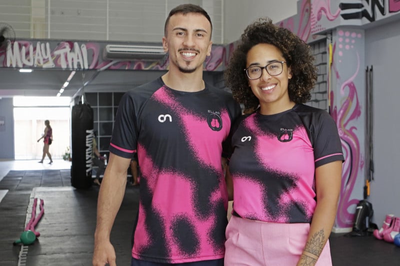 Maur&iacute;cio Telles e Luana Rodrigues s&atilde;o casados e tocam o juntos o neg&oacute;cio desde 2020 Foto: LUIZA PRADO/JC