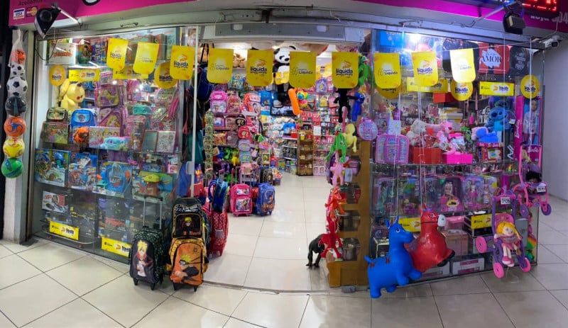 Lojas do Pop Center se anteciparam e já ostentavam as bandeiras promocionais da campanha