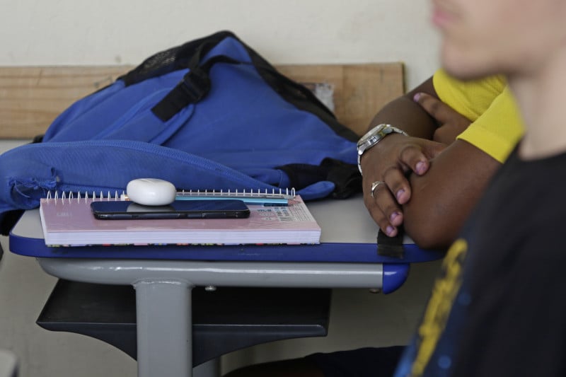 Maioria dos estudantes gaúchos segue favorável ao não uso dos aparelhos