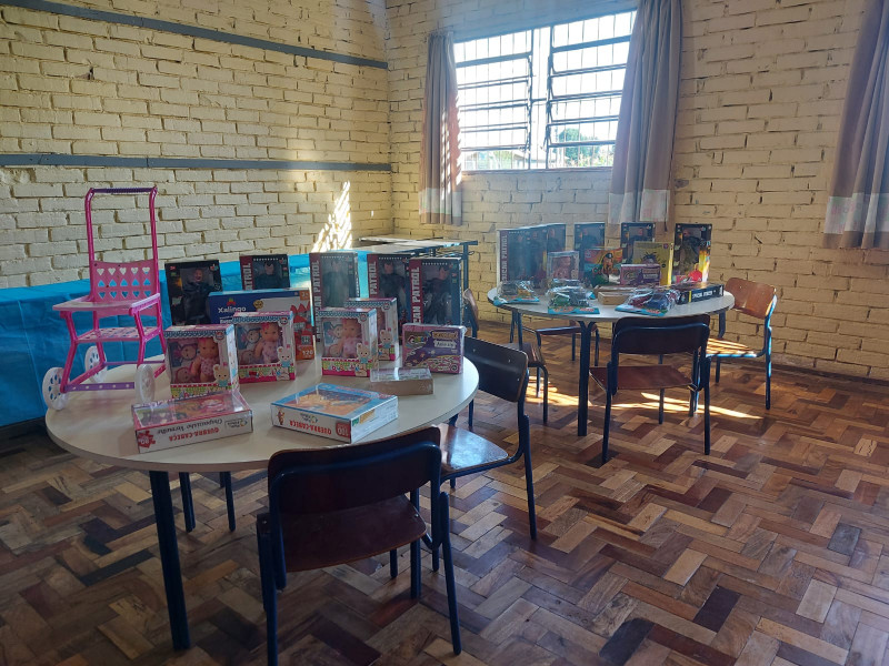 Estado cedeu a estrutura, uma sala de aula, e o município ficou responsável pelos recursos humanos, merenda e material escolar.