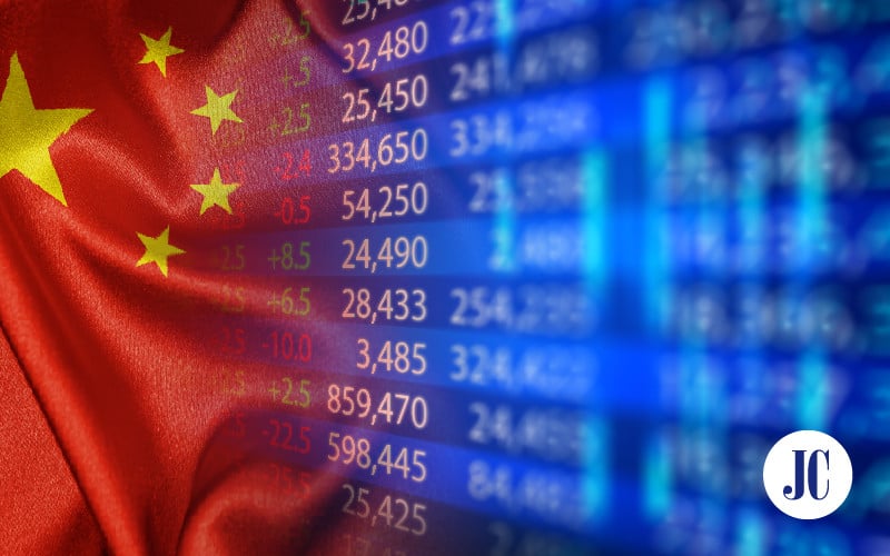 Na China continental, os mercados acionários ficaram no vermelho nesta sexta-feira: o índice Xangai Composto recuou 0,28%, a 3.117,74 pontos