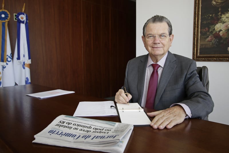 Piso Regional, Democracia e Ciência