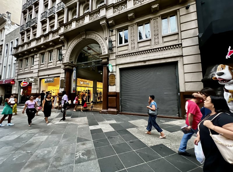 Cafeteria teve de fechar no começo da tarde devido à interrupção do fornecimento de água