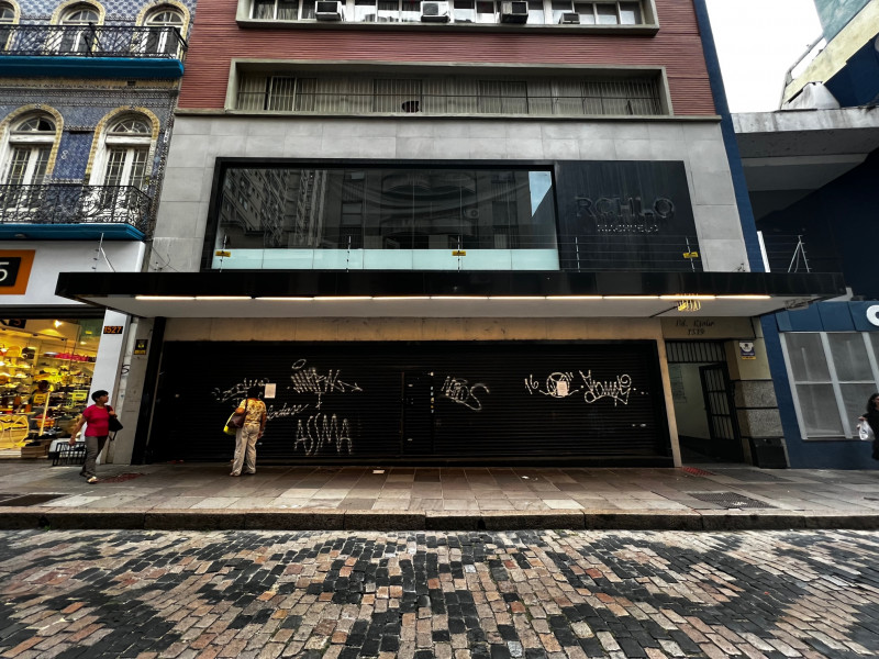 {'nm_midia_inter_thumb1':'https://www.jornaldocomercio.com/_midias/jpg/2023/03/03/206x137/1_minuto_varejo_riachuelo_centro_historico_loja_fechada_1_jornal_do_comercio-10138617.jpg', 'id_midia_tipo':'2', 'id_tetag_galer':'', 'id_midia':'64020ad717c1b', 'cd_midia':10138617, 'ds_midia_link': 'https://www.jornaldocomercio.com/_midias/jpg/2023/03/03/minuto_varejo_riachuelo_centro_historico_loja_fechada_1_jornal_do_comercio-10138617.jpg', 'ds_midia': 'Unidade da rua dos Andradas foi desativada, mas rede segue na região', 'ds_midia_credi': 'PATRÍCIA COMUNELLO/ESPECIAL/JC', 'ds_midia_titlo': 'Unidade da rua dos Andradas foi desativada, mas rede segue na região', 'cd_tetag': '1', 'cd_midia_w': '800', 'cd_midia_h': '600', 'align': 'Left'}