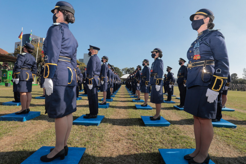 Aumento do público feminino nas polícias militares do Brasil foi de 5,88% entre 2000 e 2021