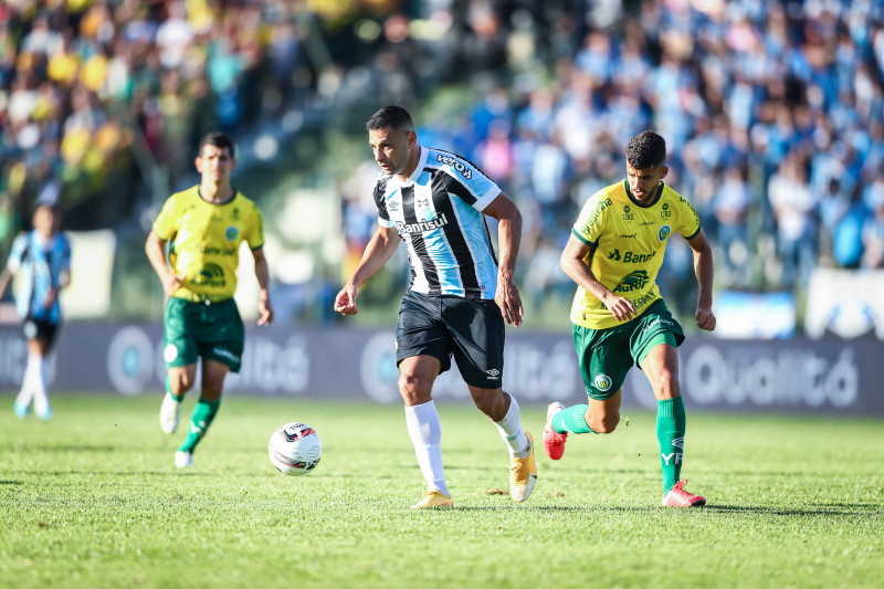 Ypiranga and Grêmio face each other in the other semi, in Erechim