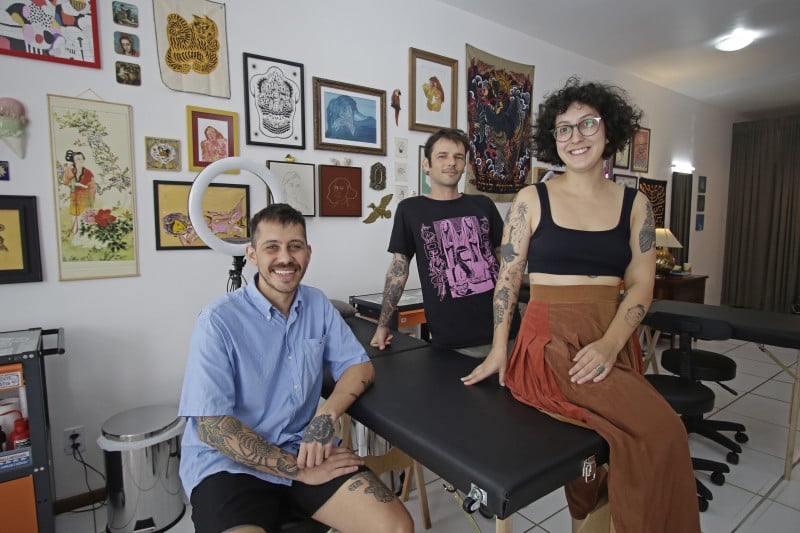 O est&uacute;dio &eacute; formado por Caio Webber, Daniel Hogrefe e Daniele Stuani Foto: LUIZA PRADO/JC