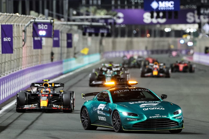  Fechamento do espaço aéreo no Golfo já interferiu na rota das equipes para o GP da Austrália