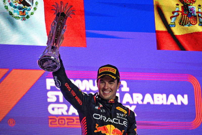 Perez fez uma corrida tranquila e chegou ao lugar mais alto do pódio na Arábia Saudita