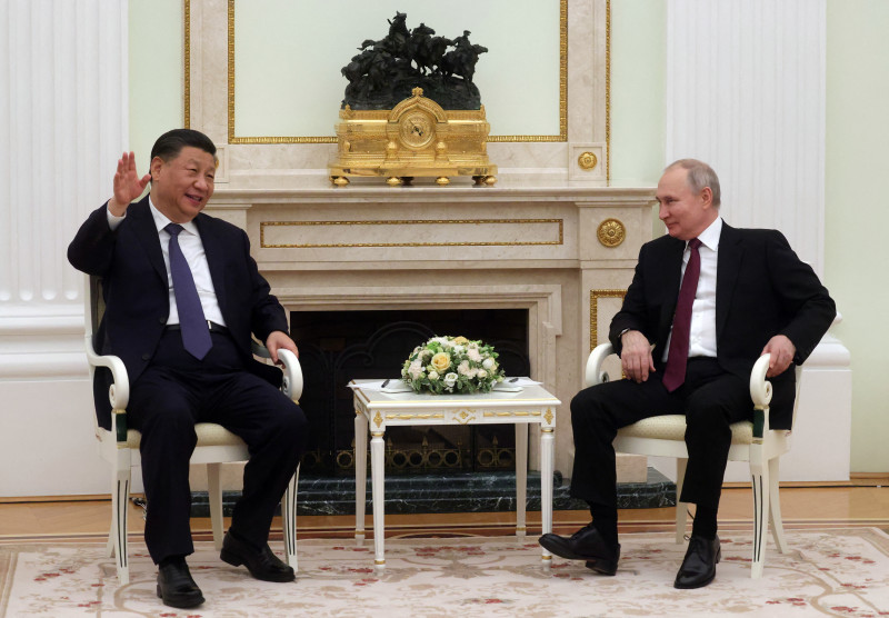 Presidentes da China e da Rússia se trataram como 