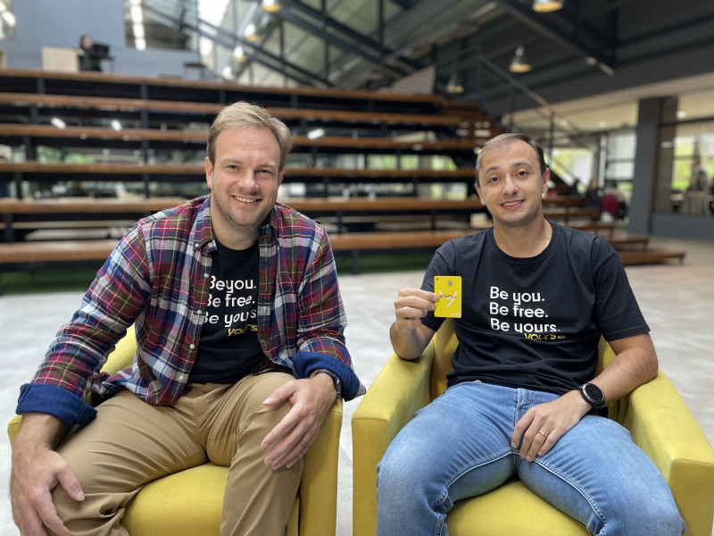 Diesel e Santos destacam que o diferencial é ensinar o público a usar dinheiro de forma responsável