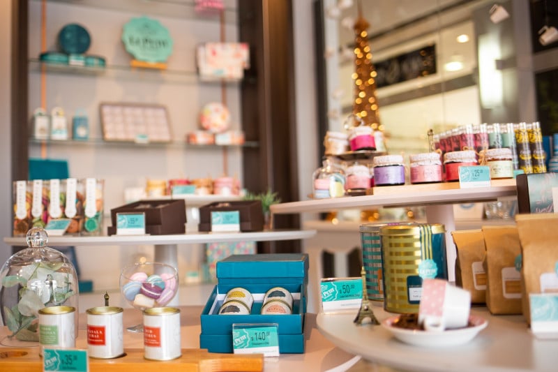 {'nm_midia_inter_thumb1':'https://www.jornaldocomercio.com/_midias/jpg/2023/03/22/206x137/1_le_petit_macarons_credito__williamcamargofotografia9038-10160010.jpg', 'id_midia_tipo':'2', 'id_tetag_galer':'', 'id_midia':'641b90da2105d', 'cd_midia':10160010, 'ds_midia_link': 'https://www.jornaldocomercio.com/_midias/jpg/2023/03/22/le_petit_macarons_credito__williamcamargofotografia9038-10160010.jpg', 'ds_midia': 'Doces da Le Petit Macaron, franquia ga&uacute;cha', 'ds_midia_credi': 'William Camargo/Divulga&ccedil;&atilde;o/JC', 'ds_midia_titlo': 'Doces da Le Petit Macaron, franquia ga&uacute;cha', 'cd_tetag': '1', 'cd_midia_w': '800', 'cd_midia_h': '533', 'align': 'Left'}