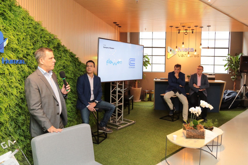 Anúncio foi marcado pela presença de executivos das duas empresas e da Corsan