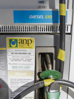 De acordo com o diretor da ANP, Pietro Mendes, a utilização de biocombustíveis para transporte pesado é a "principal solução" para a descarbonização do setor de mobilidade de cargas e passageiros