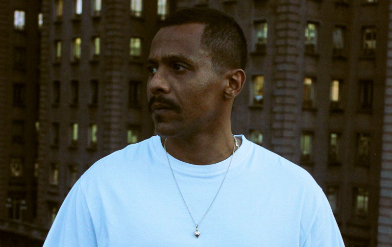 Apresentação acontece no dia 13 de maio e traz sucessos do último disco, além de sucessos de todas as fases da carreira