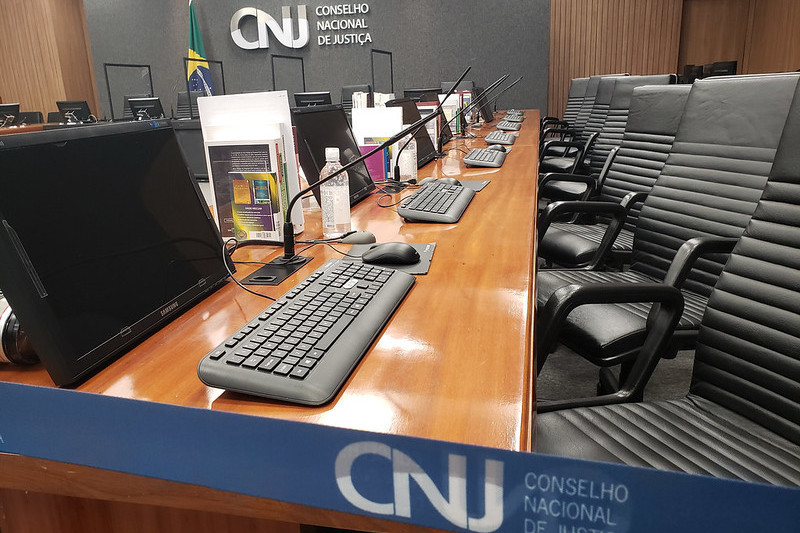 CNJ inclui no regimento regra que prevê metade das vagas preferencialmente para mulheres