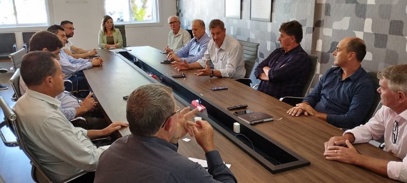 Criação de novas travessias sobre o rio Taquari, unindo cidades estratégicas, esteve em debate na Acil