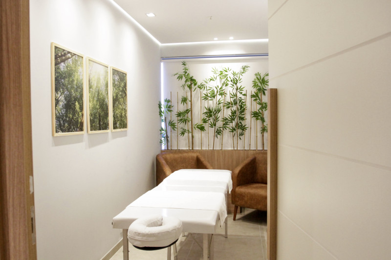 O espa&ccedil;o tamb&eacute;m oferece outros servi&ccedil;os, como massagem e drenagem  Foto: ISABELLE RIEGER/JC