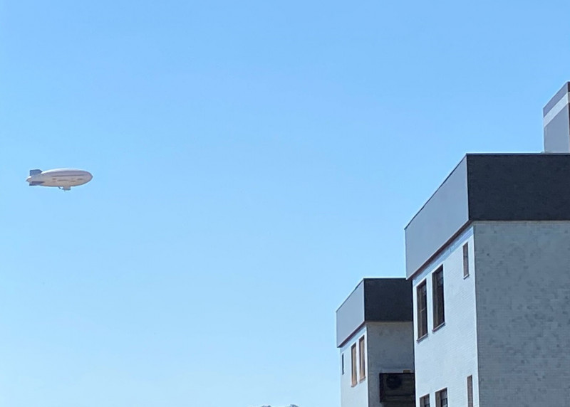 {'nm_midia_inter_thumb1':'https://www.jornaldocomercio.com/_midias/jpg/2023/03/28/206x137/1_zeppelin_sobrevoa_porto_alegre-10164651.jpg', 'id_midia_tipo':'2', 'id_tetag_galer':'', 'id_midia':'6422f7d67525c', 'cd_midia':10164651, 'ds_midia_link': 'https://www.jornaldocomercio.com/_midias/jpg/2023/03/28/zeppelin_sobrevoa_porto_alegre-10164651.jpg', 'ds_midia': 'Dirig&iacute;vel sobrevoa Porto Alegre na v&eacute;spera do South Summit', 'ds_midia_credi': 'Paula S&oacute;ria/Especial/JC', 'ds_midia_titlo': 'Dirig&iacute;vel sobrevoa Porto Alegre na v&eacute;spera do South Summit', 'cd_tetag': '1', 'cd_midia_w': '800', 'cd_midia_h': '572', 'align': 'Left'}