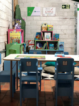 Biblioteca infantil foi montada com apoio do Banco de Livros da Fiergs, que doou o acervo e os móveis 