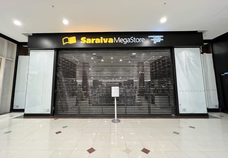 Cortina da megaloja no Praia de Belas foi baixada para desocupação e entrega do ponto