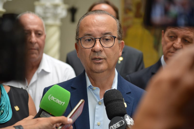 Jorginho Mello, governador de Santa Catarina, foi designado como articulador do movimento 