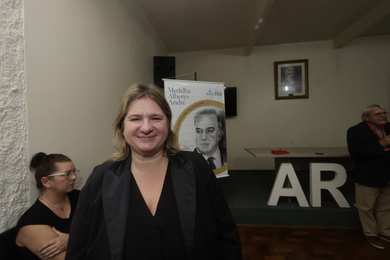 A colunista de tecnologia do JC recebeu a distinção da entidade na noite desta quarta-feira (5)